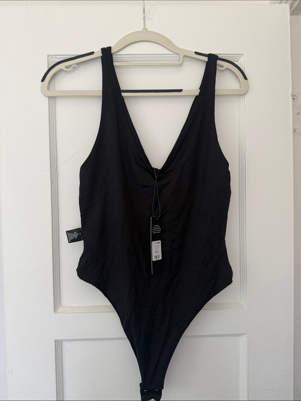 Black Women’s One-Piece Bodysuit- Classic V-Back Fashion Nova (M)